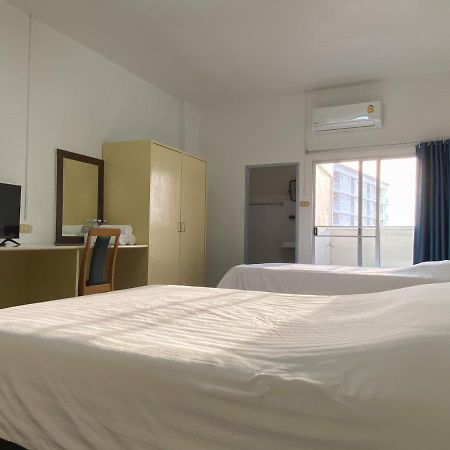 Monta Apartment Bang Saen Luaran gambar